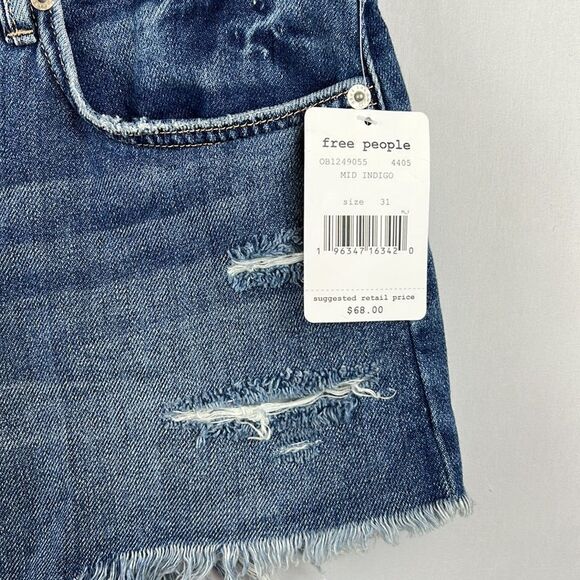 Free People We The Free Loving Good Vibrations Cutoffs- Mid Indiago- Size 31-NWT - Picture 3 of 12